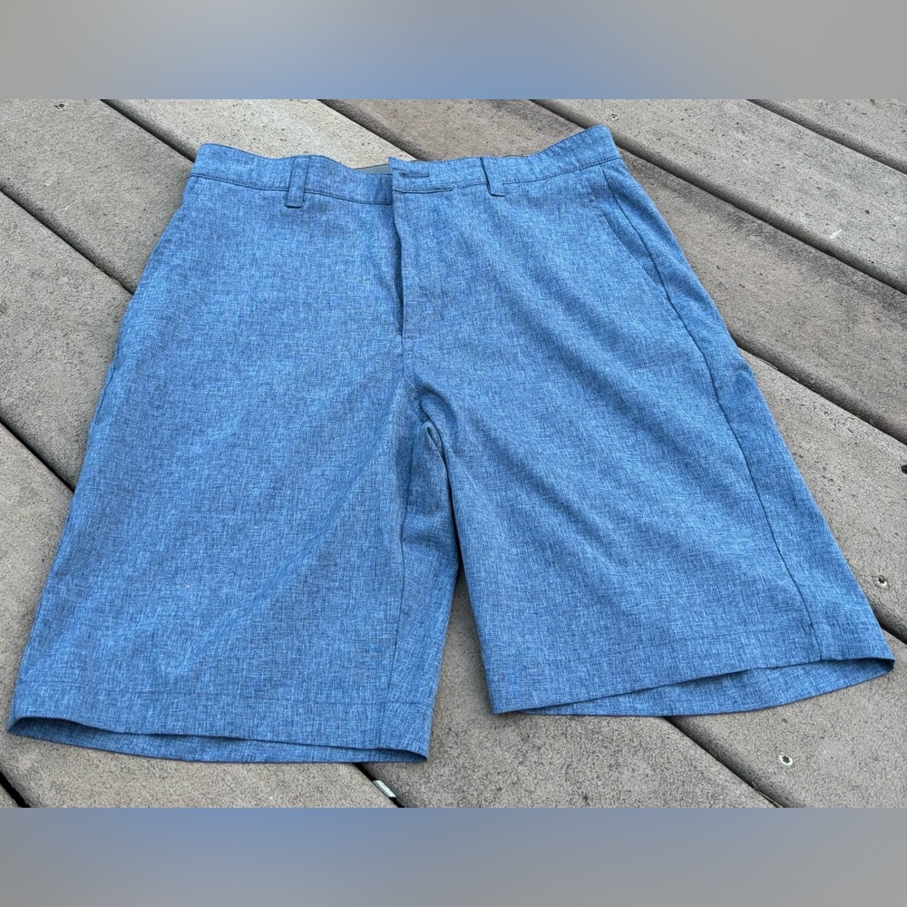 Hogan grey heather shorts. Includes extra button.